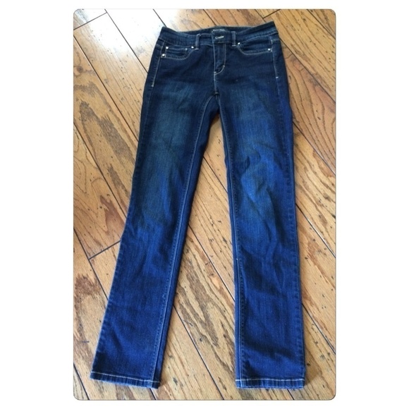 New - WHBM stretch jean - Picture 1 of 4